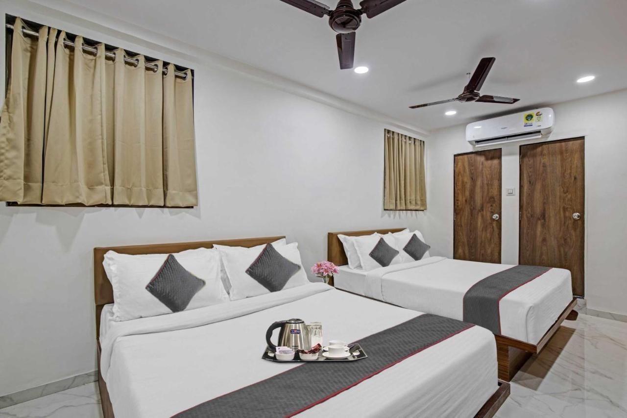 Collection O Infini Palace Surat Exterior foto